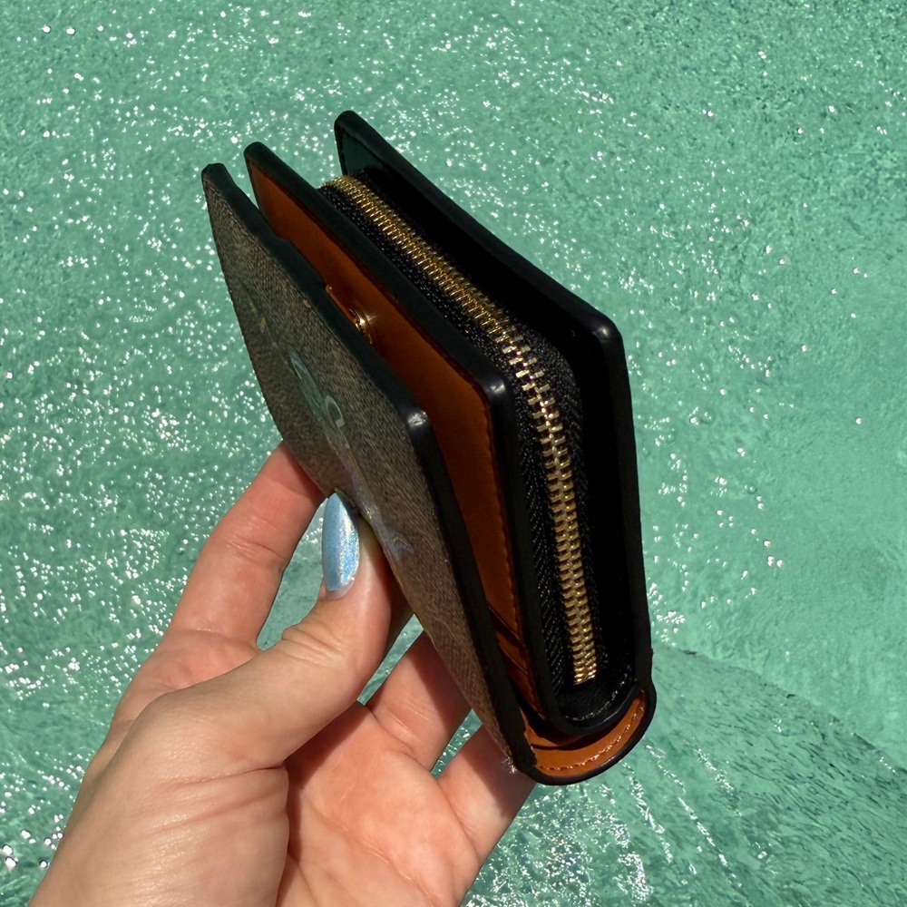 Cosmic Coach Snap Wallet in Signature Canvas With Rexy Print - Picture 6 of 7